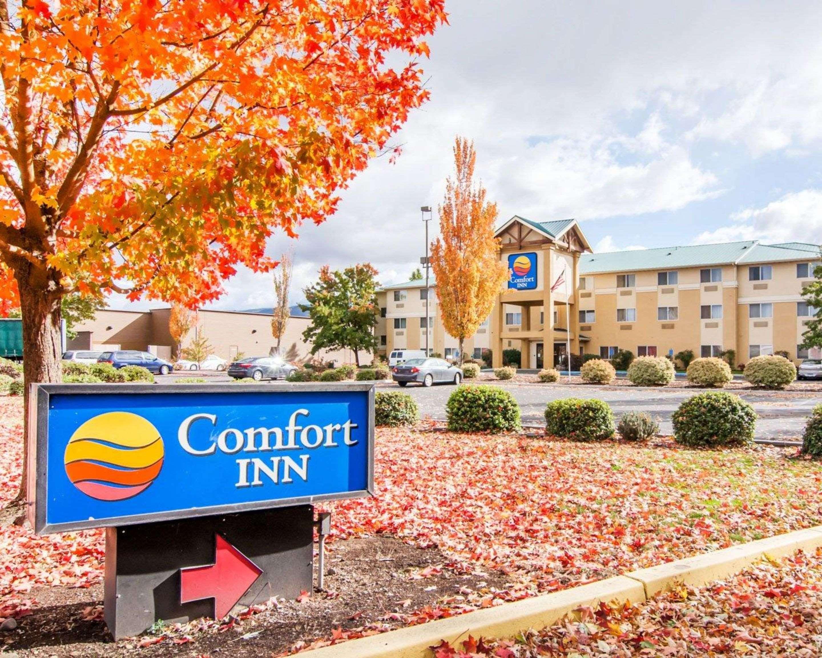 Comfort Inn Medford South Exterior photo