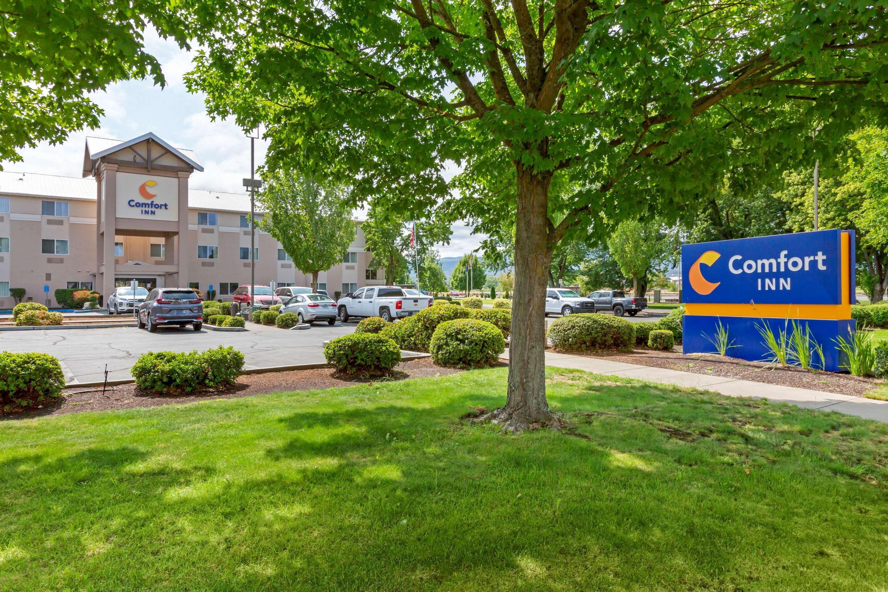 Comfort Inn Medford South Exterior photo